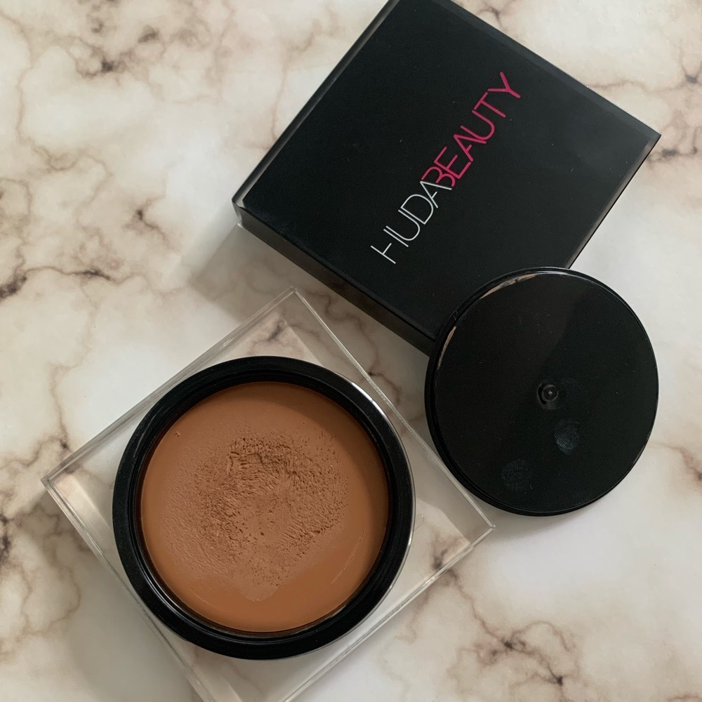 Huda Beauty Tantour Contour and Bronzer Cream in “Fair”